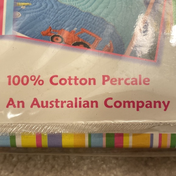 Red and white gingham Full size bedskirt by Freckles - Picture 3 of 4